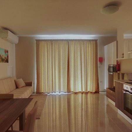 Marbella Holiday Apartments - Seafront - Wifi Marsaskala Exterior foto